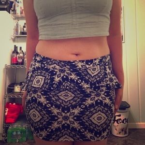 Popular Basics Size Large Peplum Mini Skirt